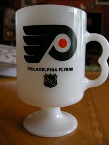 Philadelphia Flyers retro 70's coffee/tea mug & Booster Pin NHL Memorabilia - Picture 1 of 7