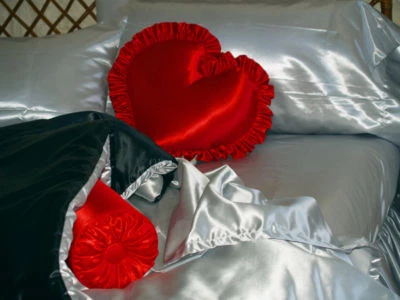 LINENS GALLERY Bridal Satin Conventional Sheet Set- King, Cal King, Eastern King - 15" drop