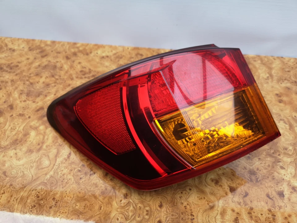 2006-2008 雷克萨斯 IS250 Is350 左后后尾灯制动停止灯 — 第 1/4 张图片