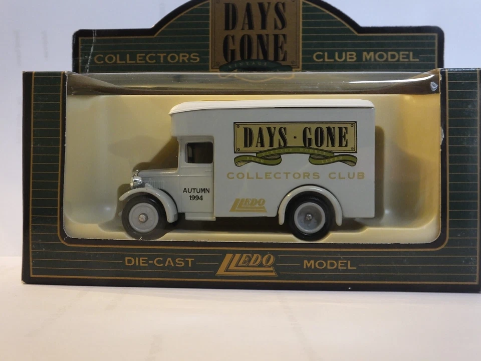 LLEDO DG16 038 1934 DENNIS PARCELS VAN - COLLECTORS CLUB AUTUMN 1994  #15-1 - Image 1 of 1