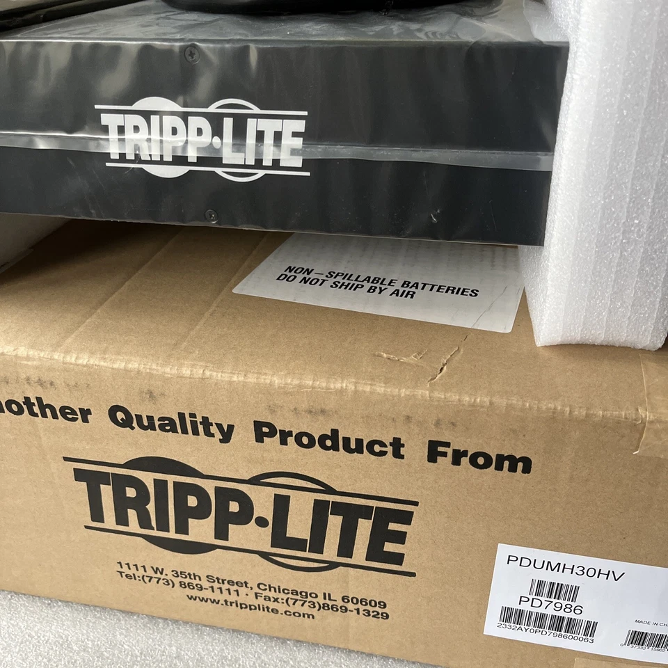 NUEVO Tripp Lite 5,5 kW monofásico local medido 2U PDU 16x C13 2x C19 PDUMH30HV Foto 1 de 4