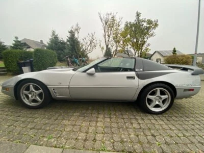 Corvette C4 Targa Collector Edition, Silbermetallic, Letzte Baureihe 1996 - Bild 1 von 4