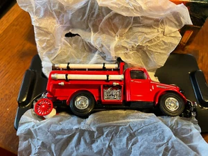 NIB Matchbox Collectibles YFE04-M 1939 Bedford Tanker Fire Engine - Picture 1 of 7