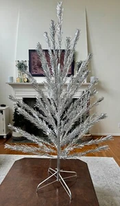 Vintage PECO CHRISTMAS PINE Aluminum Tree Silver - 6 Ft - Model 16 - Picture 1 of 18