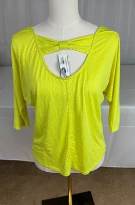 Blusa Tresics Feminina Peek A Boo P Nova Sem etiquetas - Imagem 1 de 4