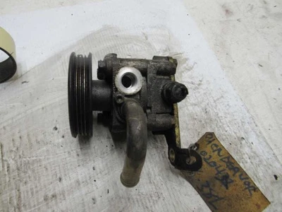 Bomba de dirección asistida Mitsubishi Envavor 2004 2005 2006 2007 2008 Foto 1 de 4