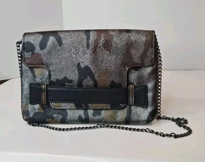 Bolso sin astilla Danielle Nicole de segunda mano negro y astilla camuflaje multicolor Foto 1 de 4