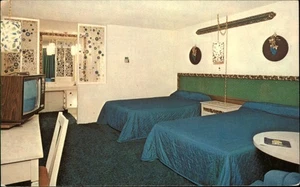 Anaheim CA Inn of Tomorrow mediados de siglo habitación moderna interior TV en postal - Imagen 1 de 2