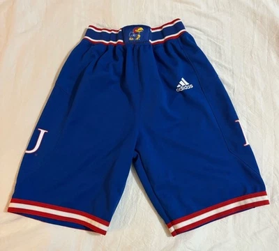 Pantalones Cortos de Baloncesto Universitario Kansas Jayhawks NCAA Adidas KU Juvenil Grande 14-16 * Foto 1 de 4