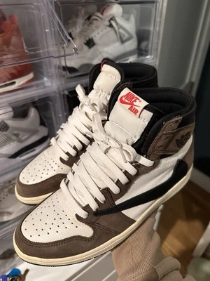 Travis Scott Jordan 1 High Mocha Talla 9.5 Foto 1 de 4