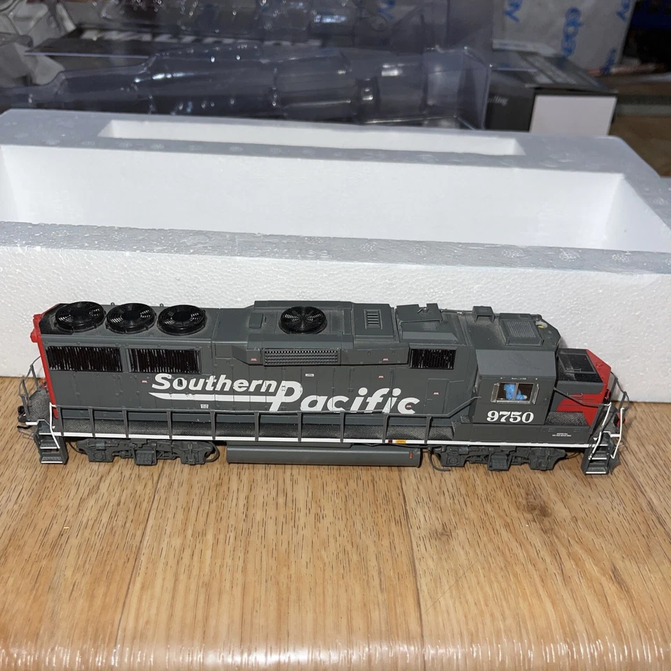 walthers proto Ho southern pacific 9750 DC/DCC Ready Locomotive  - Image 1 of 4