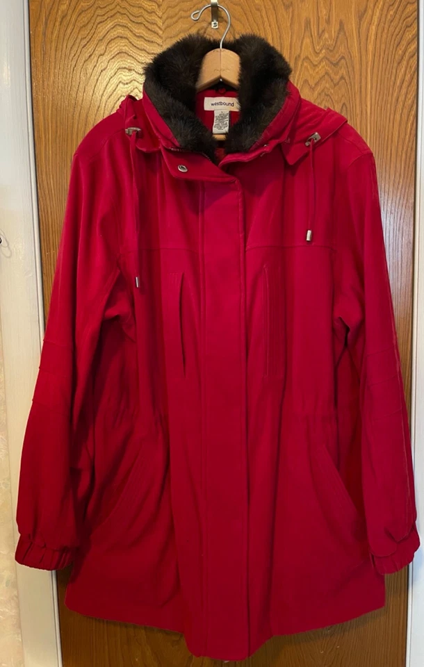 Abrigo Westbound para mujer rojo oscuro cintura ceñida con capucha cuello de piel talla L Foto 1 de 4