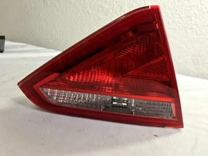 AUDI B8 S5 LEFT INNER TRUNK TAILLIGHT 8T0-945-093 - Imagen 1 de 3