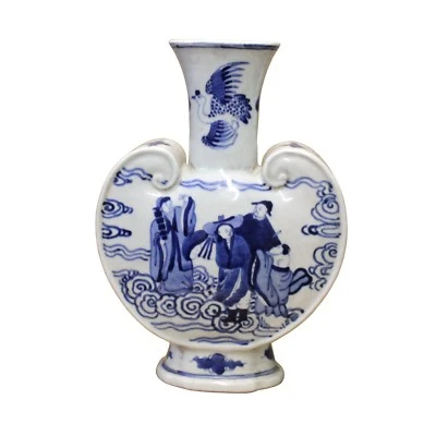 Китайская сине-белая фарфоровая ваза в форме кулона с народной тематикой cs4700 - Изображение 1 из 4