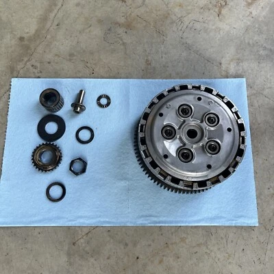 2007 - 2009 铃木强盗 1250S 离合器篮子组件带盘子 — 第 1/4 张图片