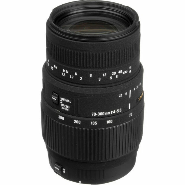 Sigma 70-300mm f/4-5.6 DG Macro Telephoto Zoom Lens for Minolta and Sony SLR  - Image 1 of 1