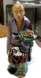 Antica statuina uomo fango 4" seduta - 1890-1919 - volto non smaltato - **IN OFFERTA** - Foto 1 di 11