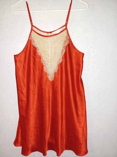 UNDERCOVER Abito Victoria Secret raso rosso slip abito L negligee oro pizzo camicia da notte sexy