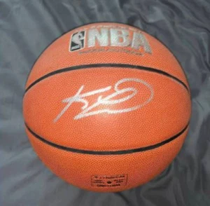 kawhi leonard autograph basketball *authentic*in case - Picture 1 of 1
