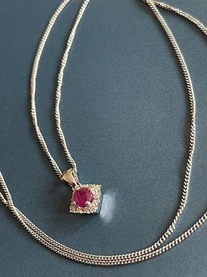 18ct White Gold Ruby Diamond Necklace Square Halo Cluster Pendant  18" Chain 4g - Image 1 of 4