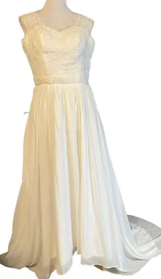 Floral Laced Wedding Gown 12 Off White Back Corset Train Built In Bra Whimsical - Image 1 of 4