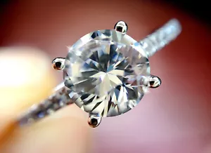 1 ct Stunning Pave Ring Top CZ Imitation Moissanite Simulant Solid 14 kt Gold - Picture 1 of 3