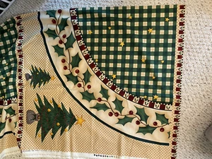 Debbie Mumm Christmas Tree Skirt Uncut Fabric Panels (2) - Picture 1 of 3