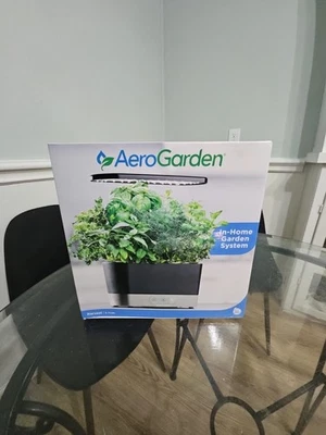 Система для домашнего сада AeroGarden Harvest - черная - Изображение 1 из 4