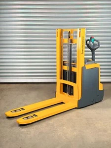 Jungheinrich EJD 220 - ELEKTRO HOCHHUBWAGEN -SERVICE NEU - BATTERIE 82% - Bild 1 von 9
