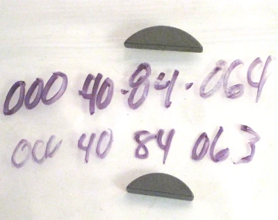 JLO L-292 ENGINE BOTH CRANKSHAFT WOODRUFF KEYS PTO SIDE 6X5.5 MAG SIDE 6X6 - Image 1 of 2