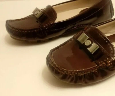 Chinelo Feminino Vince Camuto Vo-Palmira Borgonha Couro Patente Tamanho 8M EUV - Imagem 1 de 4