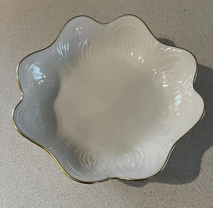 Lenox Saybrooke Geschirr GoldTrim Jakobsmuschel/Süßigkeitenschüssel - Bild 1 von 7