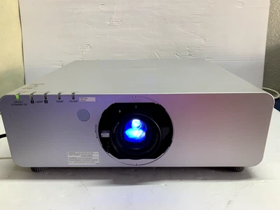 Proyector Panasonic PT-DZ680US S8153 Foto 1 de 4