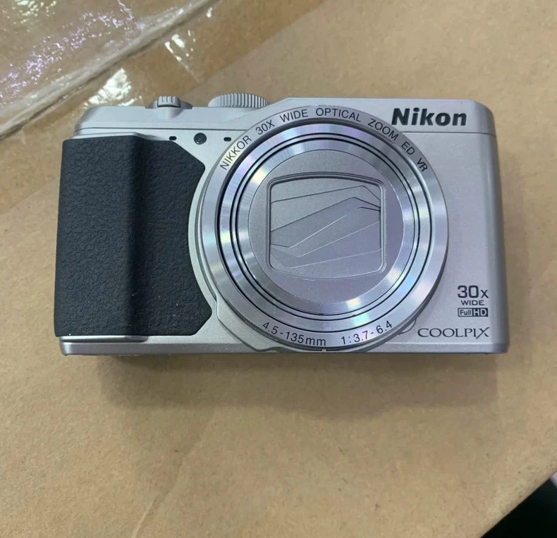 Nikon COOLPIX S9900 - Zoom 30x - 16MP - 1080p - Reducción de vibración - Plateado Foto 1 de 4
