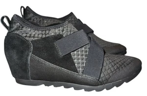 Bare Traps Posture Womens Axle Black Wedge Booties Size 6.5 2254302 - Picture 1 of 12