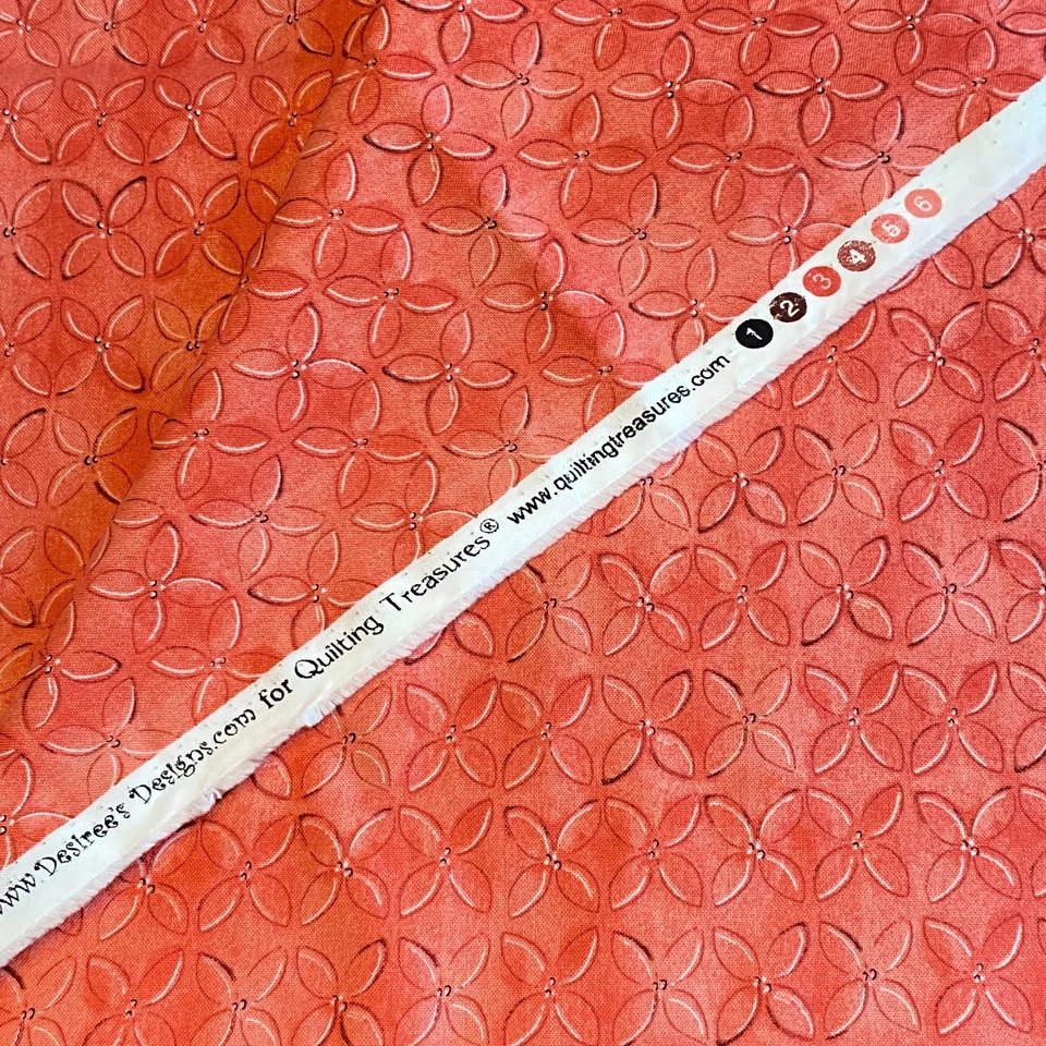 Tela geométrica coral polvorienta para acolchar tesoros algodón BTY Foto 1 de 4