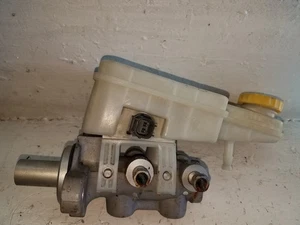 2011-2014 Chrysler 200 Master Brake Cylinder (M319) - Imagen 1 de 4