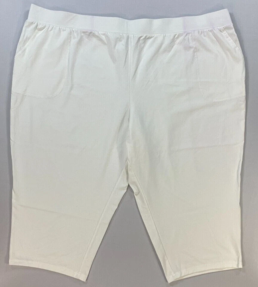 Leggings capri de punto fácil de tiro medio Croft & Barrow Plus para mujer Foto 1 de 1