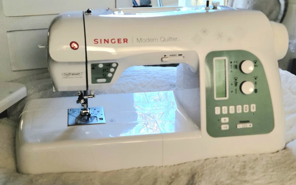 Máquina de coser Singer 8500q moderna acolchada  Foto 1 de 4