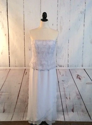 Vestido Cameron Blake Mon Cheri Mãe da Noiva Tamanho 10 Cinza Claro Sem Alças - Imagem 1 de 4