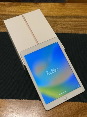 Apple iPad 5th Gen. 32GB, Wi-Fi, 9.7in - Gold - BOXED - Image 1 of 4