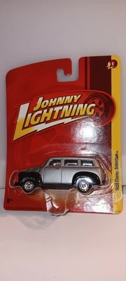 Johnny Lightning Forever 64  1950 Chevy Suburban - Image 1 of 4