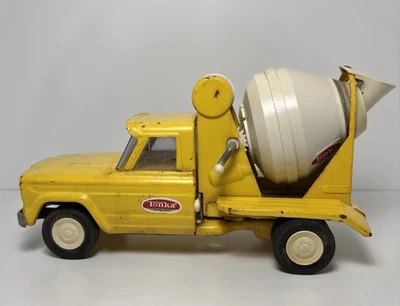 Vintage 1964 Tonka Jeep Cement Mixer Yellow Pressed Steel Working Levers - Image 1 of 4