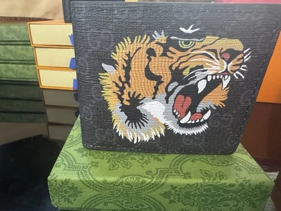 Men’s Luxury Style Black Wallet – Classic Designer Look, High Quality - Image 1 of 4