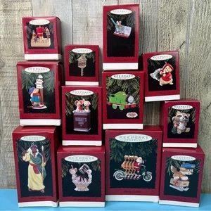 Menge 12 Hallmark Vintage 90’er Andenken Ornamente alle neu in Box - Bild 1 von 12