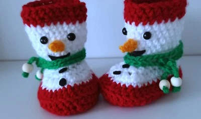 Muñeco de Nieve Invierno BEBÉ CROCHET ZAPATOS BOTAS BOTINES HECHOS A MANO Blanco Rojo Verde  Foto 1 de 3