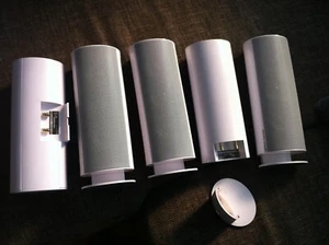 Harman Kardon 5 teiliges Lautsprecherset weiß + Kabel auf Wunsch mit Wandhalter - Bild 1 von 8