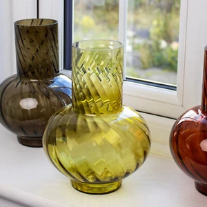 Abstract Swirl Vase Green Glass Textured Flower Arrangements Table Centrepiece - Picture 1 of 4