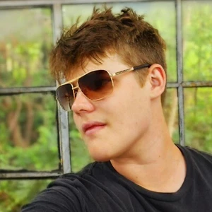 Mens Sunglasses ~ Brown Gradient Lens ~ Gold Frame ~ Brand New ~ UV400 - Picture 1 of 3