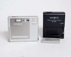Konica Minolta Dimage X 2.0MP Point and Shoot P&S Digital Camera